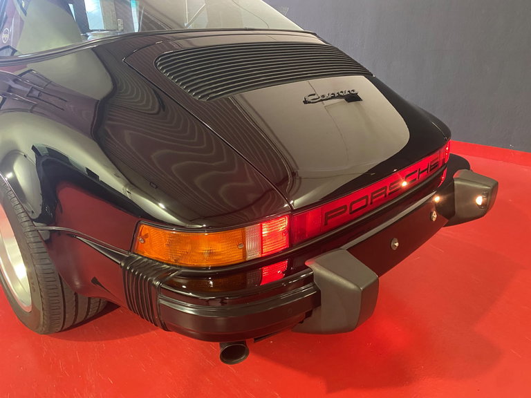 Porsche 911 Carrera 3.2 (US)