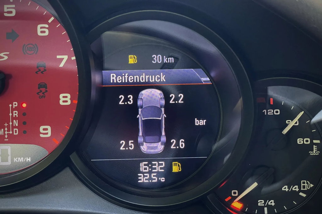 Porsche 991 Carrera GTS