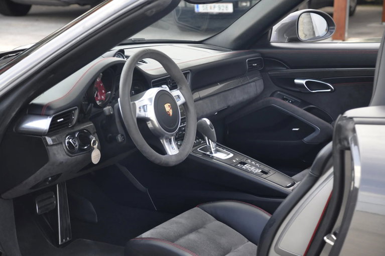 Porsche 991 Carrera GTS