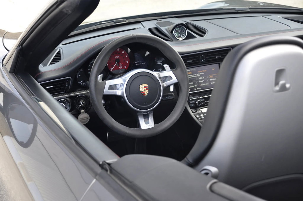 Porsche 991 Carrera GTS