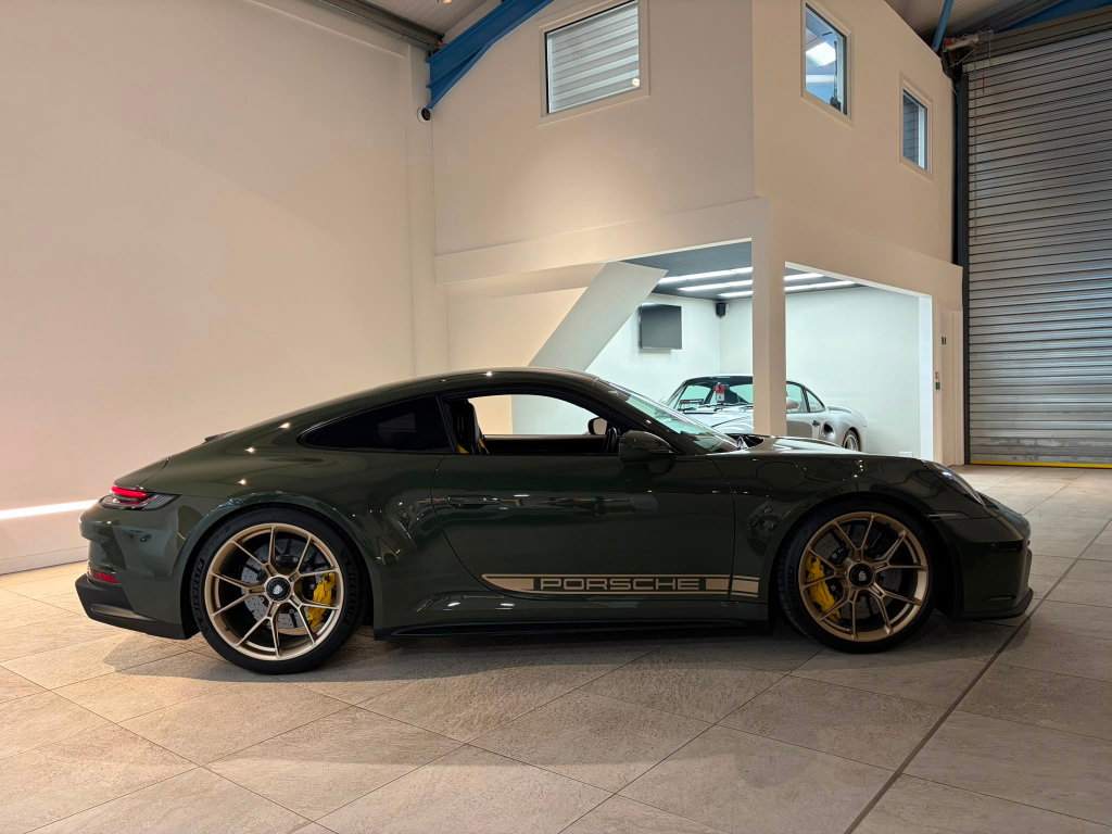 Porsche 992 GT3 Touring