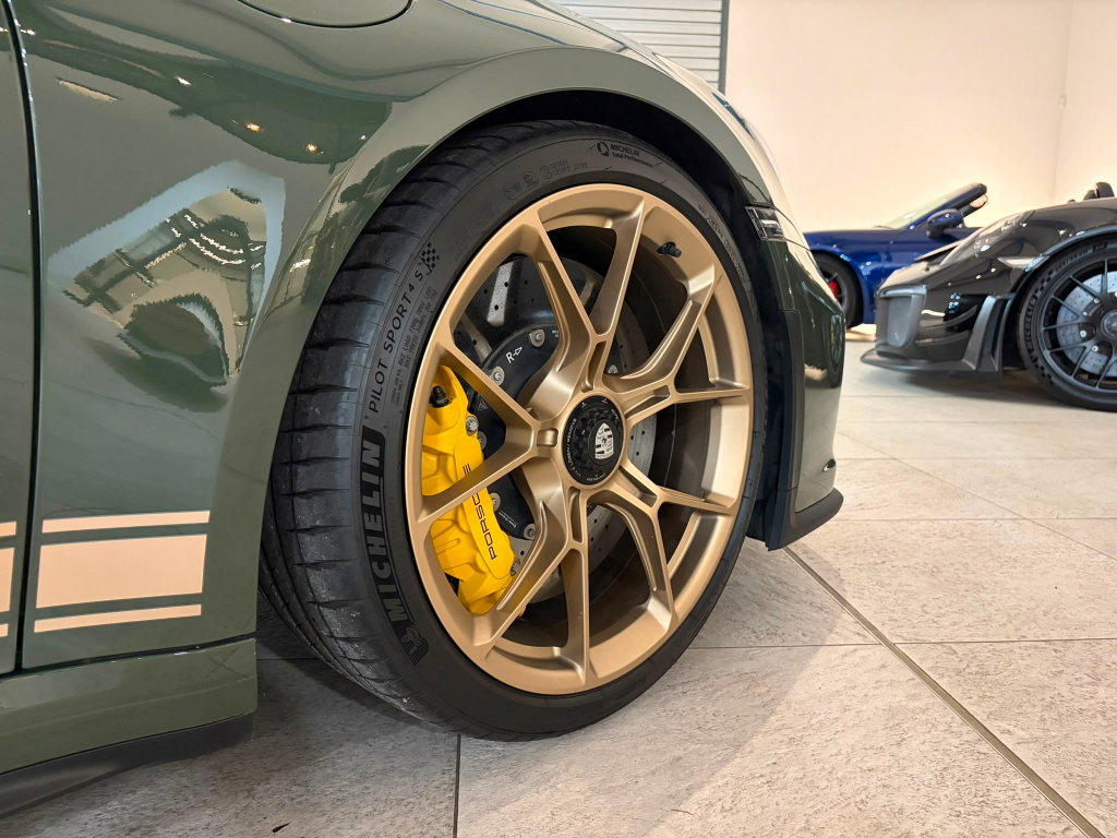 Porsche 992 GT3 Touring