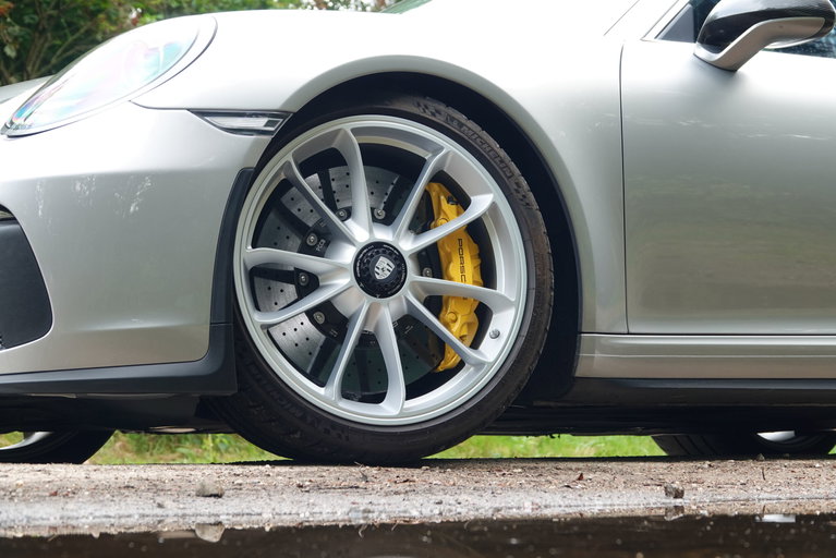 Porsche 991.2 GT3 Touring