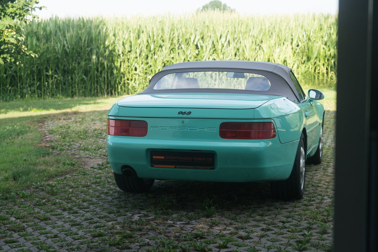 Porsche 968