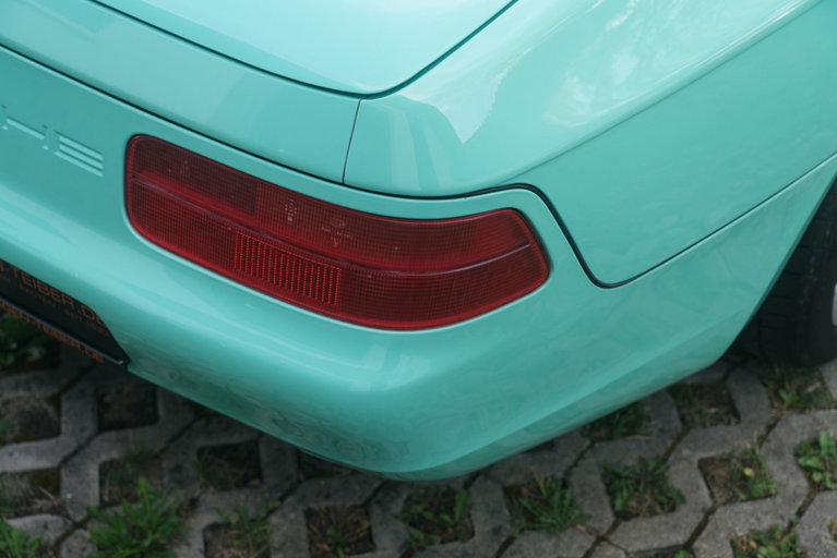 Porsche 968