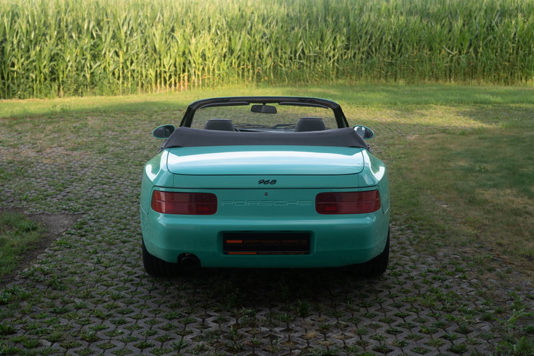 Porsche 968