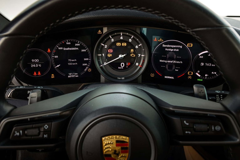 Porsche 992 Carrera