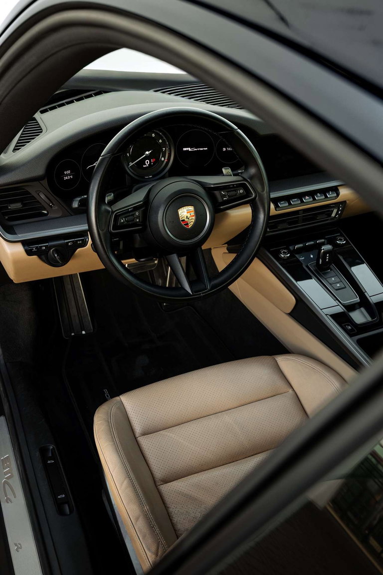 Porsche 992 Carrera