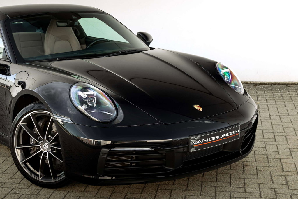 Porsche 992 Carrera