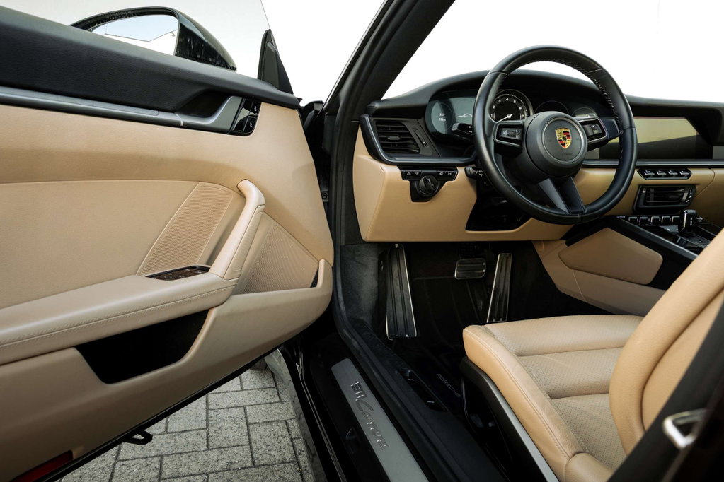 Porsche 992 Carrera