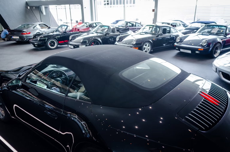 Porsche 992 Carrera 4S