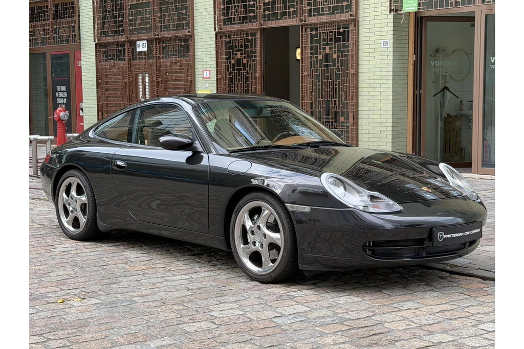 Porsche 996 Carrera 4 Millennium Edition