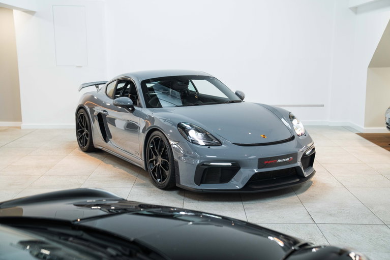 Porsche 718 Cayman GT4