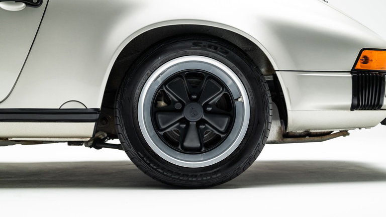 Porsche 911 Carrera 3.2 Speedster