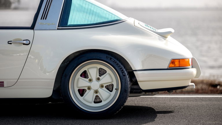 Porsche 911 Reimagined by Singer