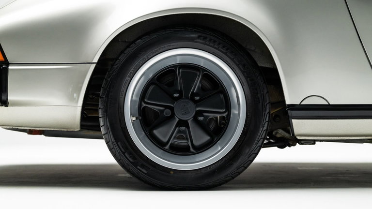 Porsche 911 Carrera 3.2 Speedster