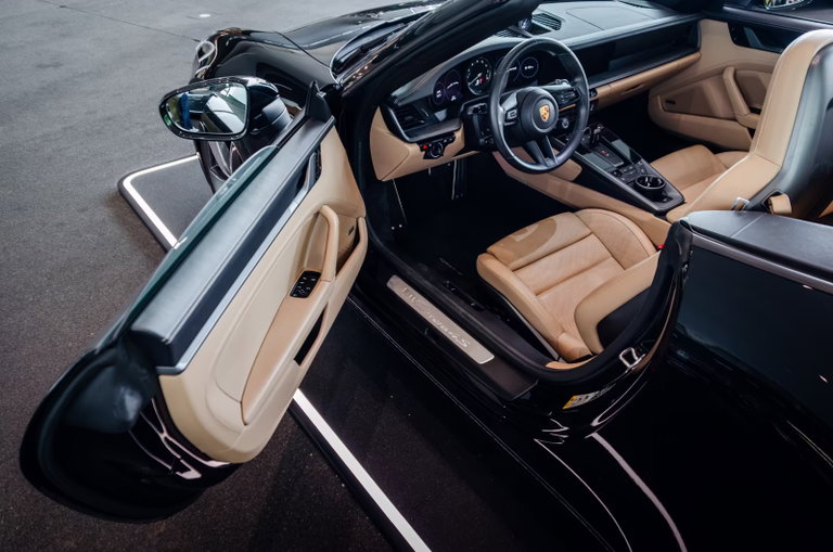 Porsche 992 Carrera 4S