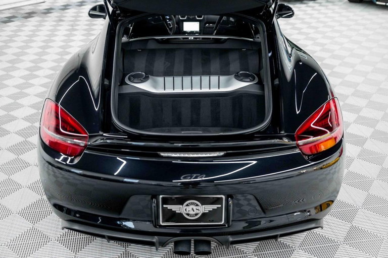Porsche 981 Cayman GT4