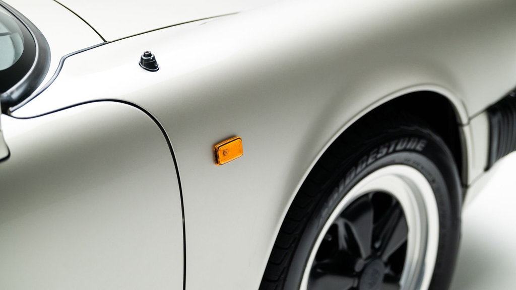 Porsche 911 Carrera 3.2 Speedster