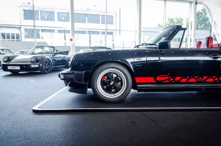 Porsche 911 Carrera 3.2