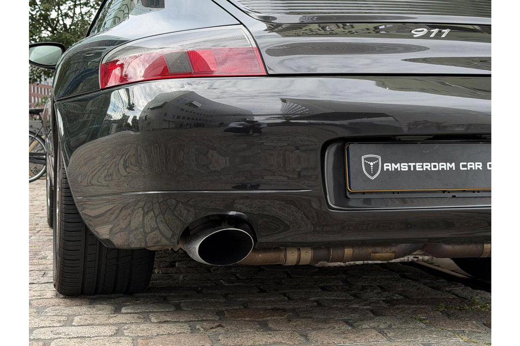 Porsche 996 Carrera 4 Millennium Edition