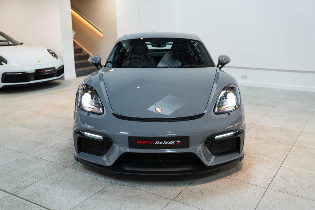 Porsche 718 Cayman GT4