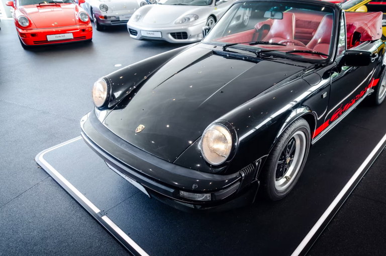 Porsche 911 Carrera 3.2