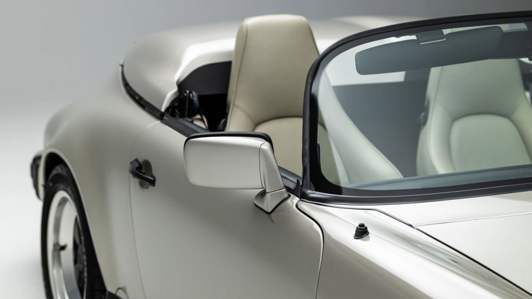 Porsche 911 Carrera 3.2 Speedster