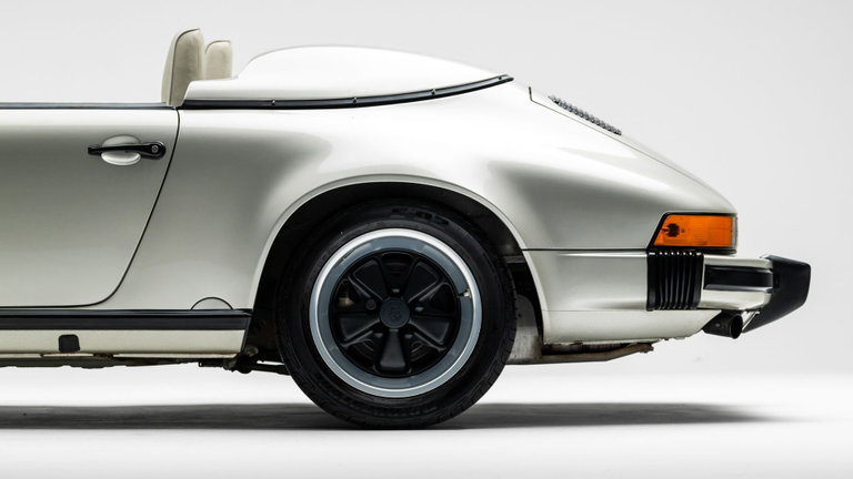 Porsche 911 Carrera 3.2 Speedster