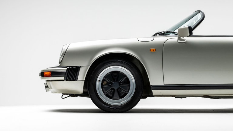 Porsche 911 Carrera 3.2 Speedster