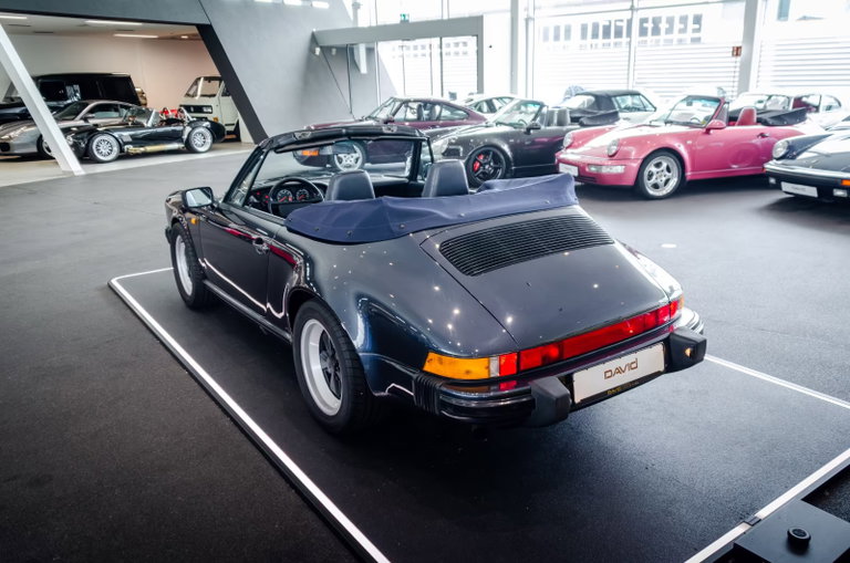 Porsche 911 Carrera 3.2