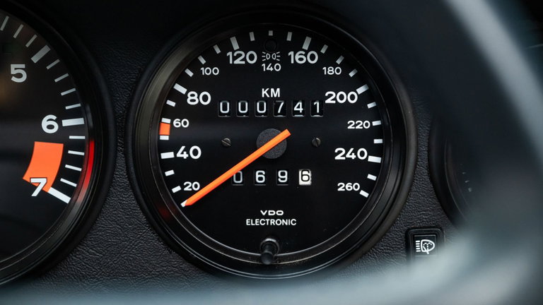 Porsche 911 Carrera 3.2 Speedster