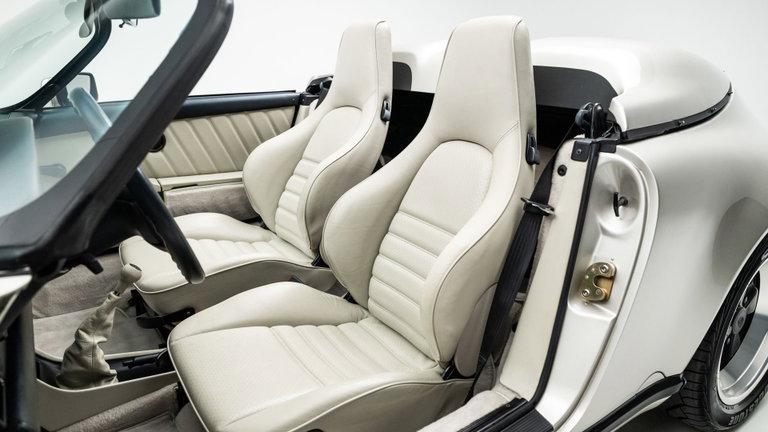 Porsche 911 Carrera 3.2 Speedster