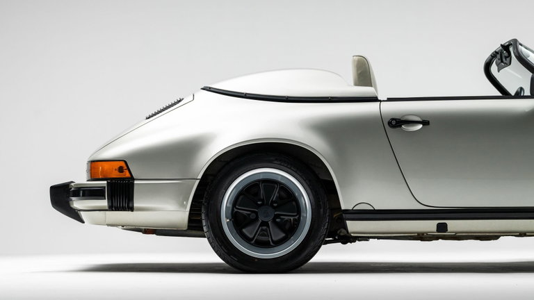 Porsche 911 Carrera 3.2 Speedster