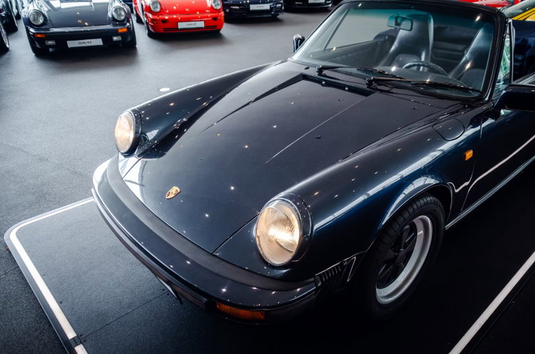 Porsche 911 Carrera 3.2