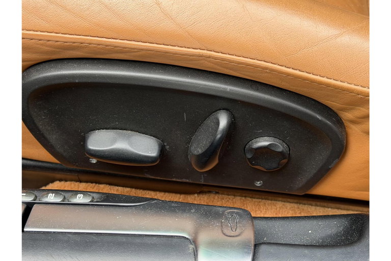 Porsche 996 Carrera 4 Millennium Edition