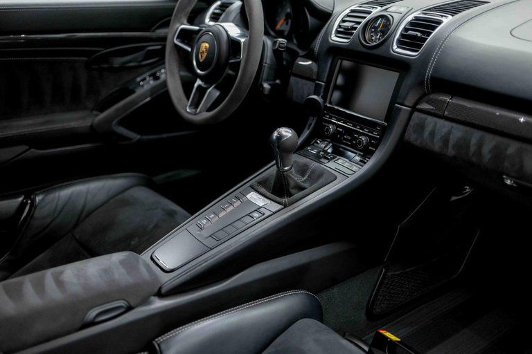 Porsche 981 Cayman GT4