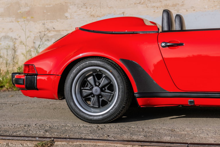 Porsche 911 Carrera 3.2 Speedster (US)