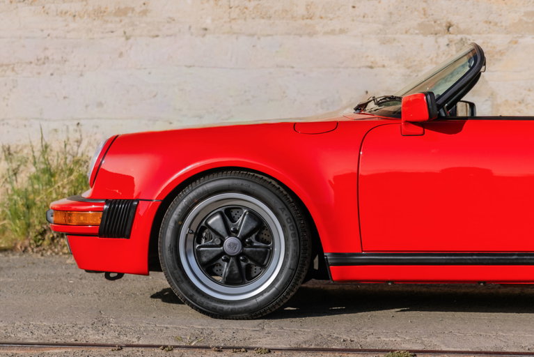 Porsche 911 Carrera 3.2 Speedster (US)