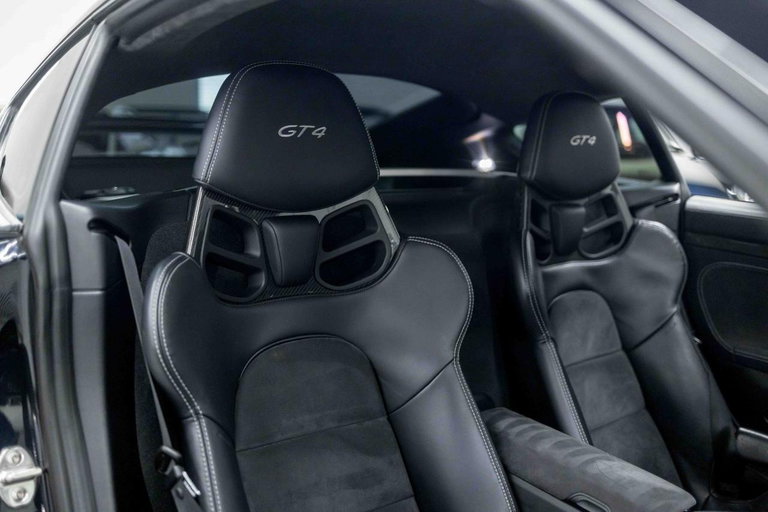 Porsche 981 Cayman GT4