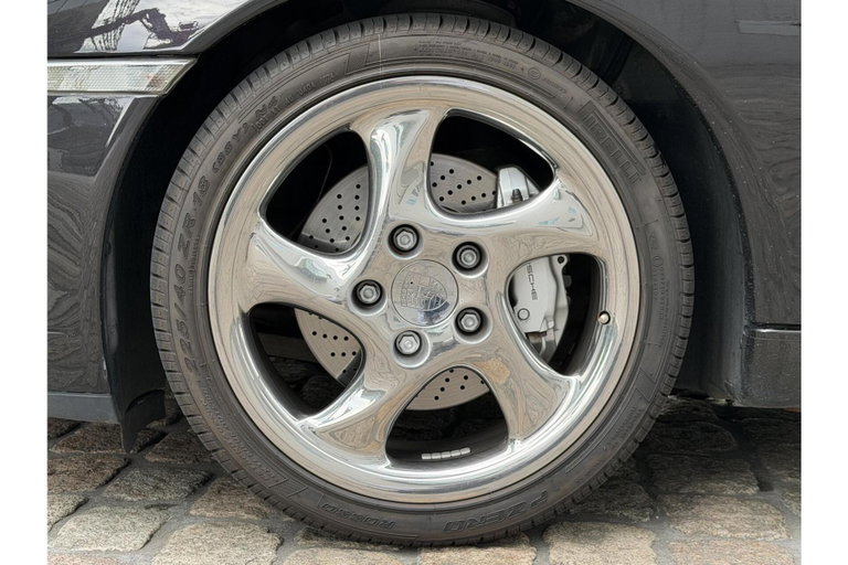 Porsche 996 Carrera 4 Millennium Edition