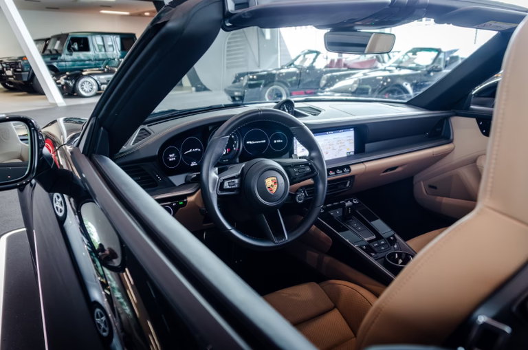 Porsche 992 Carrera 4S