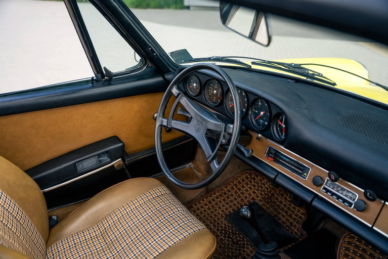 Porsche 911 E