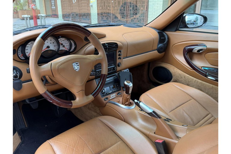 Porsche 996 Carrera 4 Millennium Edition