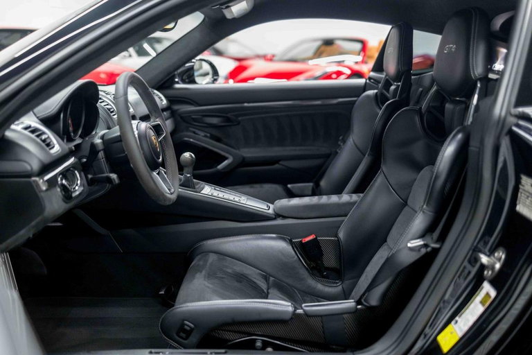 Porsche 981 Cayman GT4
