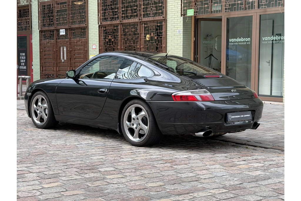 Porsche 996 Carrera 4 Millennium Edition