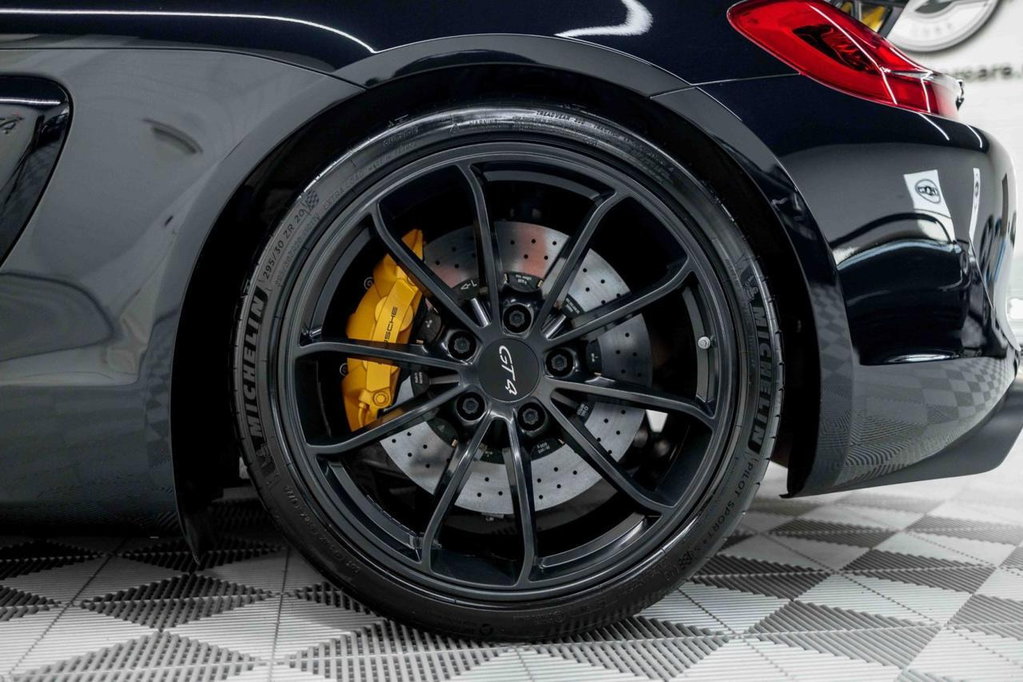 Porsche 981 Cayman GT4