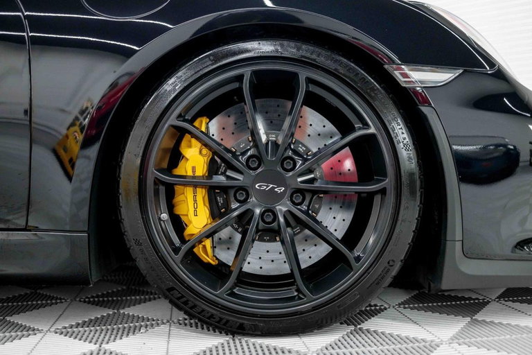 Porsche 981 Cayman GT4