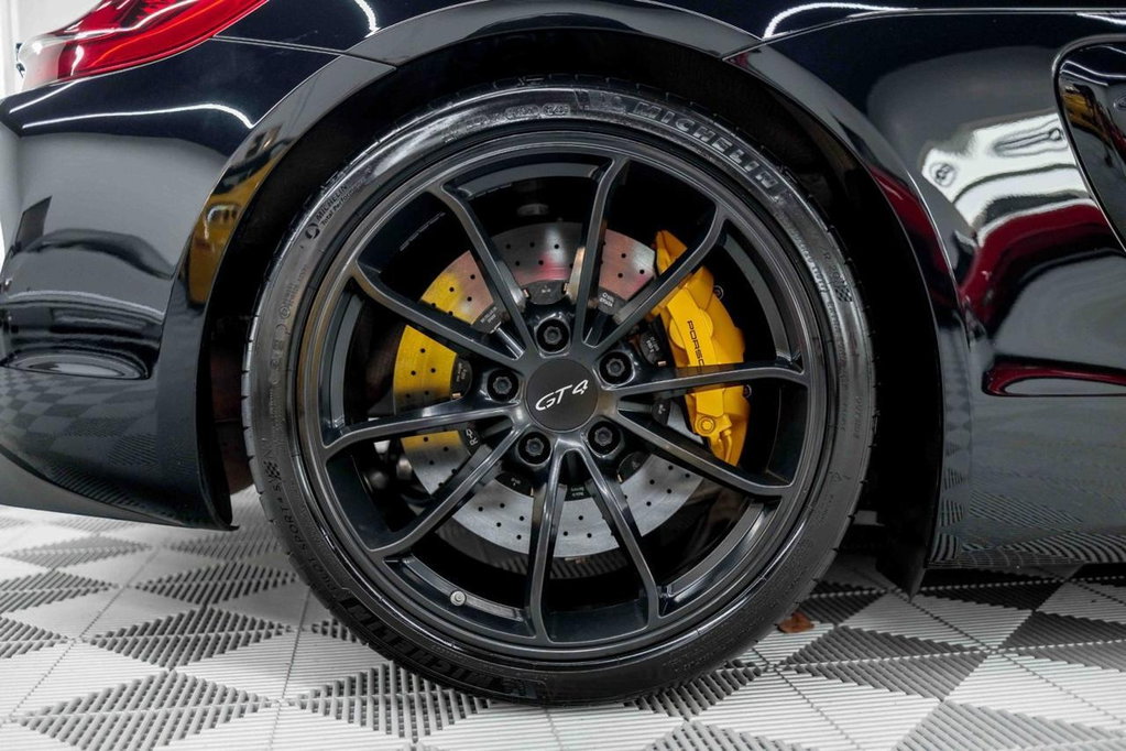 Porsche 981 Cayman GT4