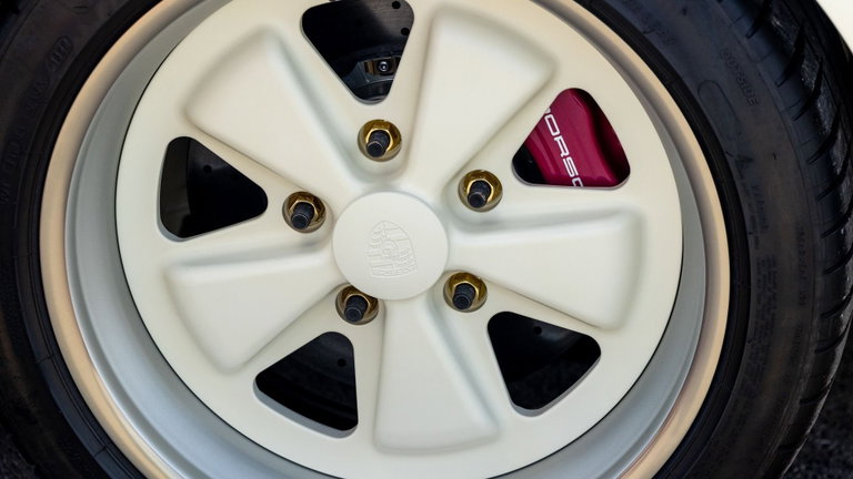 Porsche 911 Reimagined by Singer
